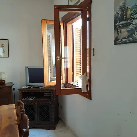 A Due Passi Dal Centro... * سان تيودورو